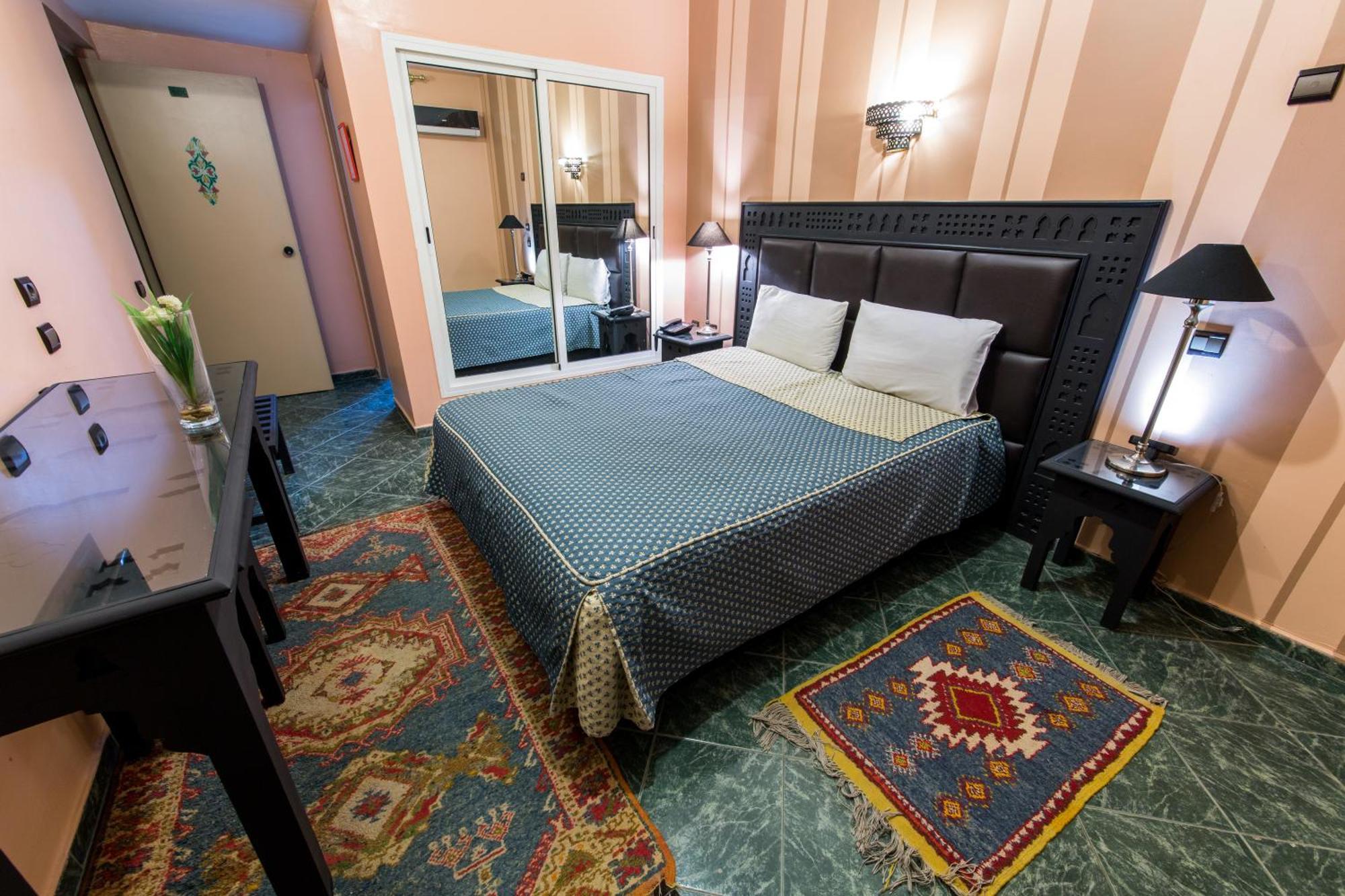 Hotel Akouas Meknès Rum bild