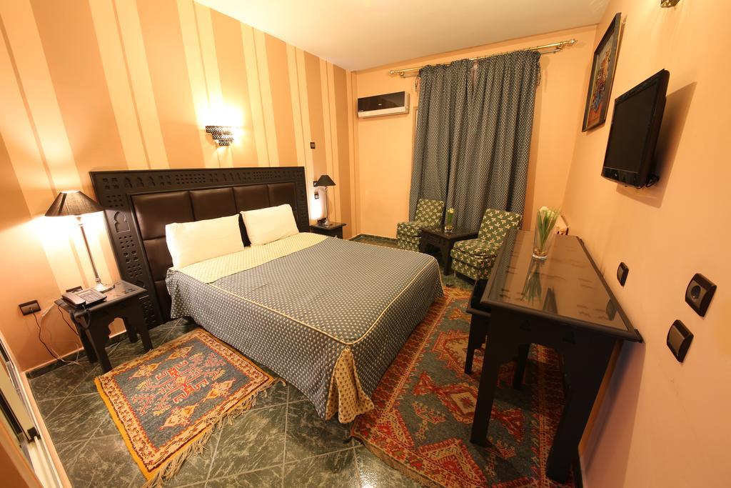 Hotel Akouas Meknès Exteriör bild