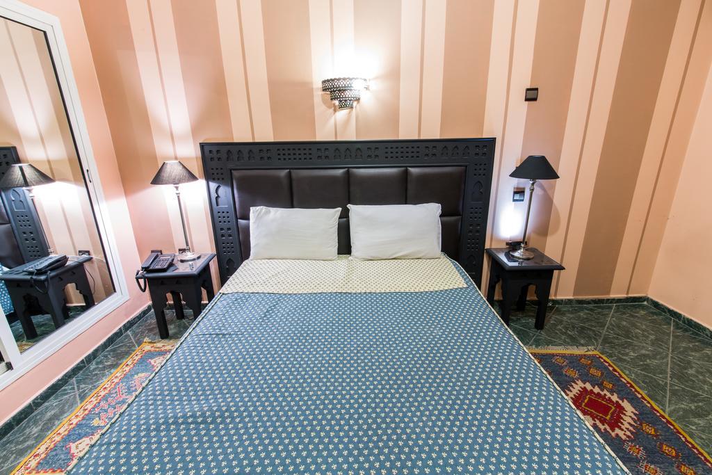 Hotel Akouas Meknès Rum bild