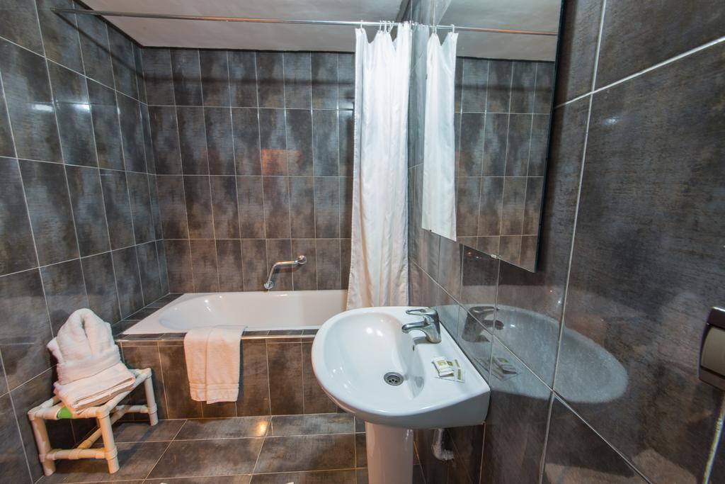 Hotel Akouas Meknès Rum bild